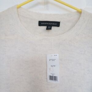 NWT Banana Republic off white wool sweater, x-small, warm, cozy, Aire